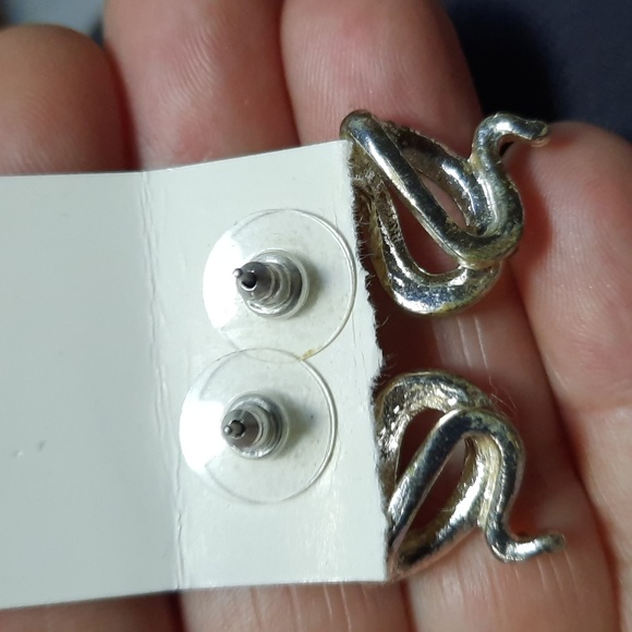 Earings - Picture 2 of 2